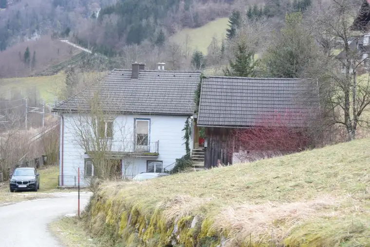 Sacherl in ländlicher Umgebung
