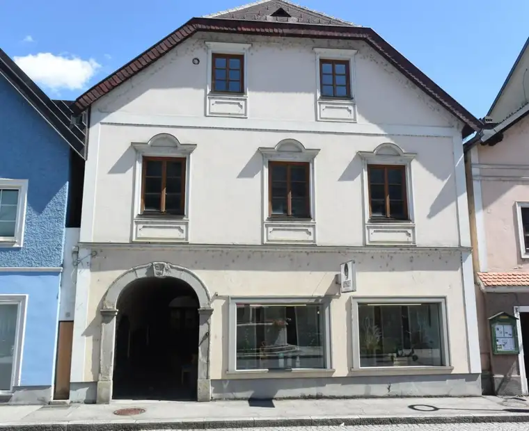Attraktives Wohn-Geschäftshaus