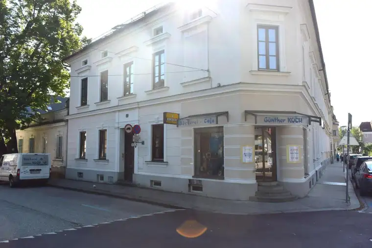 Attraktives Mehrparteienhaus mit Entwicklungspotential in zentrumsnaher Lage