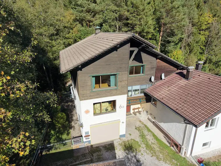 "Wohnen am Waldrand" - Doppelhaushälfte mit 2 Wohneinheiten in Vils zu verkaufen