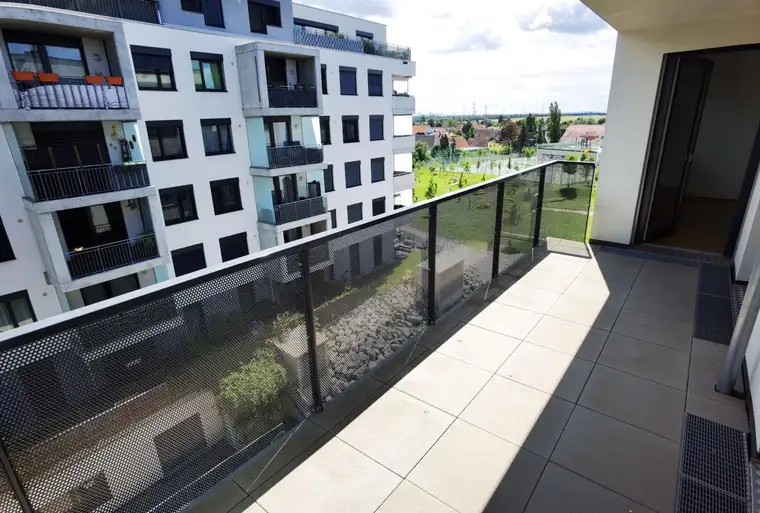 U1 OBERLAA: WUNDERBARE GRÜNRUHELAGE MIT TERRASSE
