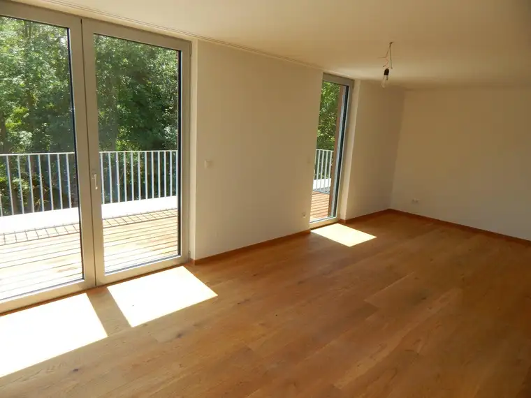 Exclusive Villa mit eigenem Lift im Haus, Pool und Grünblick - Neubau Erstbezug