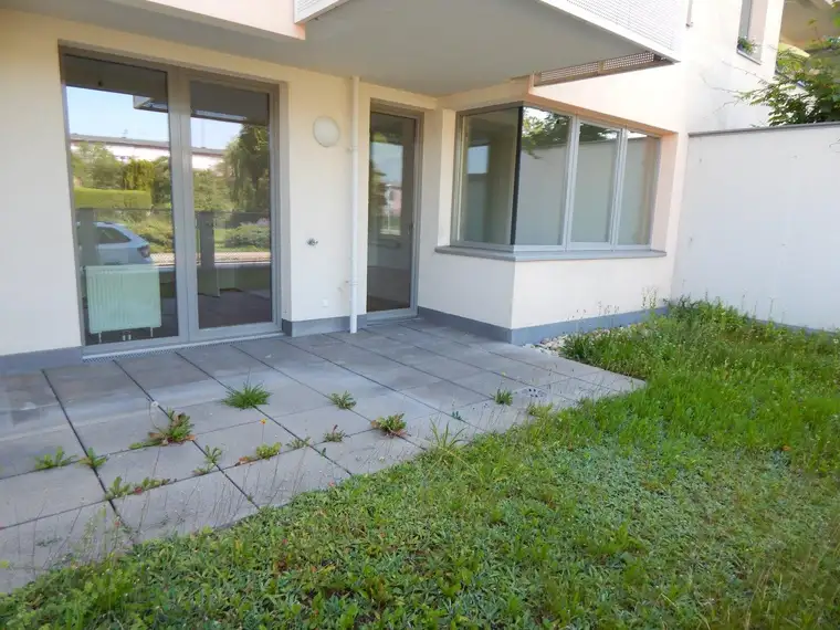 "PROVISIONSFREI" Helle Gartenwohnung mit Terrasse