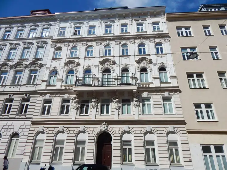 Wohntraum helle und ruhige Dachterrassenwohnung mit Fernsicht