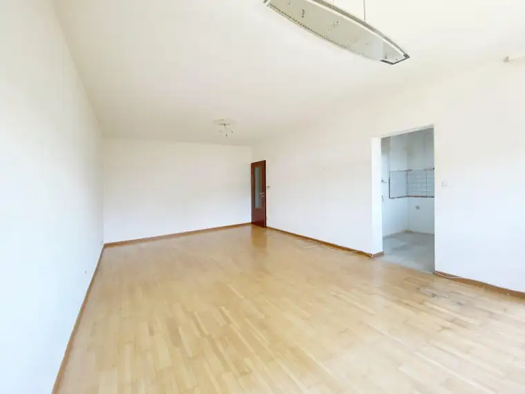 3-Zimmer-Wohnung mit sonniger Loggia im obersten Geschoss