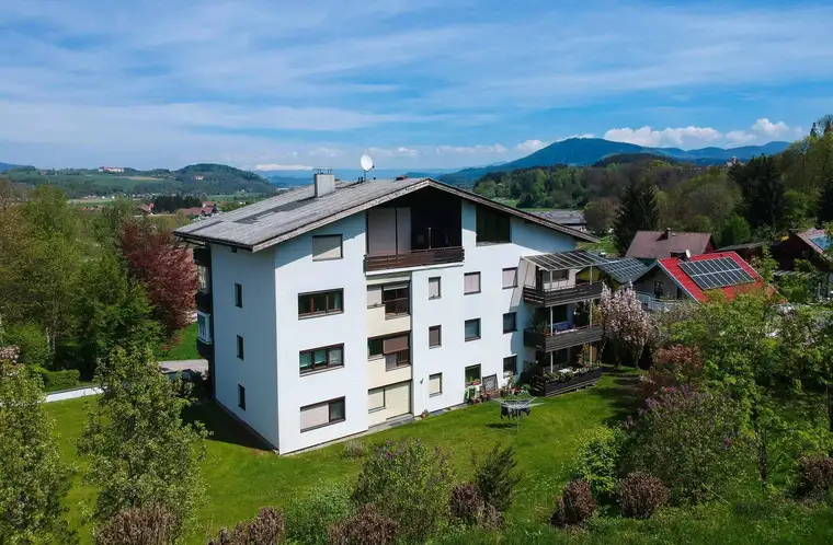 Dachgeschosswohnung im Grüngürtel von Klagenfurt mit Modernisierungspotential !