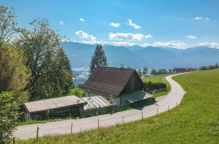 RESERVIERT !! *** Sonnengrund am Plöschenberg oberhalb der Nebelgrenze*** - mit Bestandsobjekt