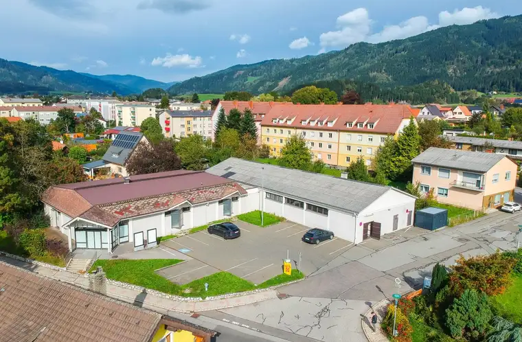 RESERVIERT !! *** Top-Standort für Ihr Business *** Vielseitige Fachmarktimmobilie für Handel, Dienstleistung oder Handwerk