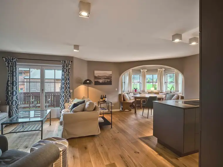 Sonnige alpine Dachgeschoss-Maisonette-Wohnung