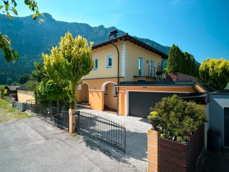 Architektur-Highlight in traumhafter Ruhelage mit Bergpanorama