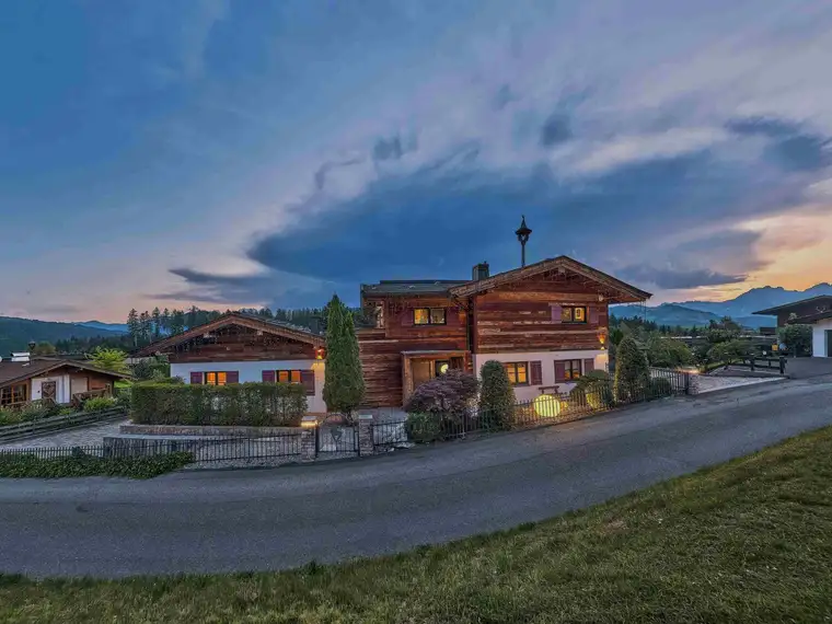 Designer Chalet in ruhiger Panoramalage