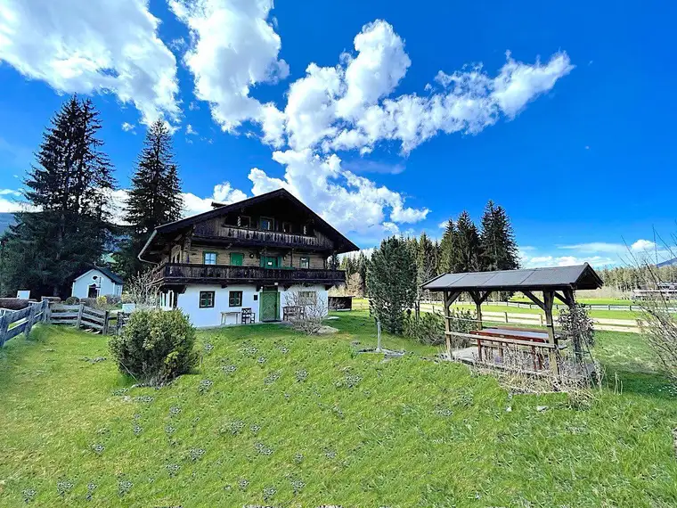 FREIZEITWOHNSITZ - Grundstück - Altbestand direkt am Golfplatz in Westendorf