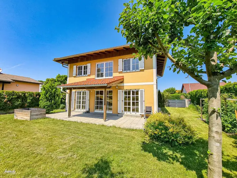 Schönes Einfamilienhaus mit großzügigem Garten