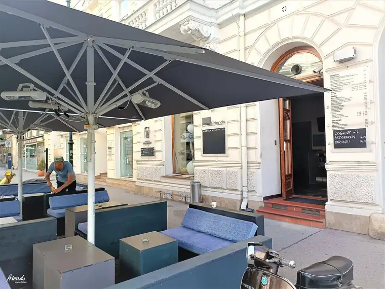 Voll ausgestattetes Cafe mit Gastgarten im Innenstadtbereich von Baden, zur Miete!