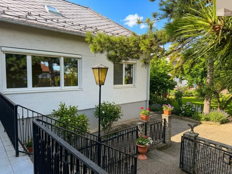 Einziehen, wohlfühlen, ausbauen: Haus mit 5 Zimmern &amp; zusätzlichem Wohnraum im Dach