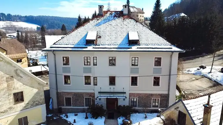 „Das Schifferhaus“ – historisches Gebäude in Himmelberg