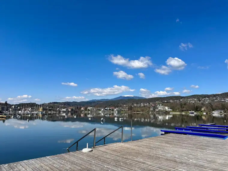 Exklusive Wörtherseeimmobilie mit Blick in die Veldener Bucht und Seezugang