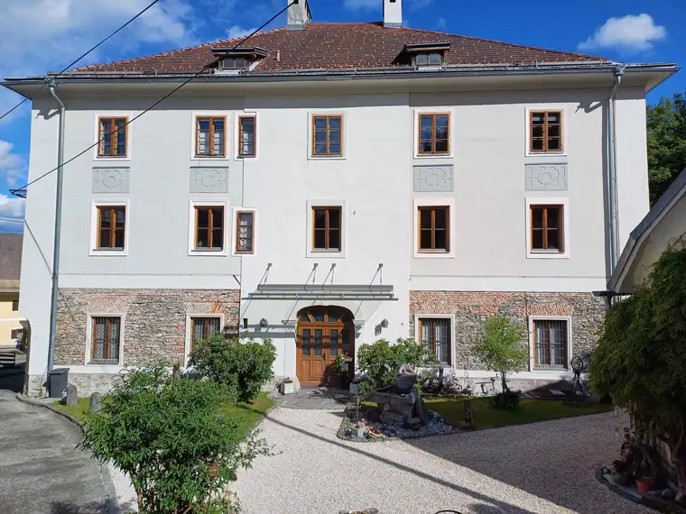 „Das Schifferhaus“ – historisches Gebäude in Himmelberg