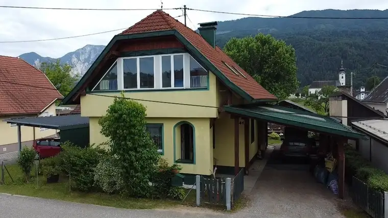 Renovierungsbedürftiges Einfamilienhaus mit viel Potenzial in sonniger Ruhelage