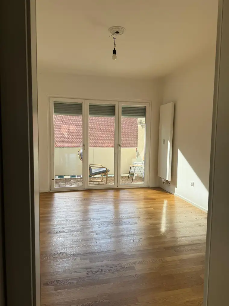 Graz/Geidorf: Charmante 3-Zimmer-Wohnung mit traumhaftem Schloßbergblick