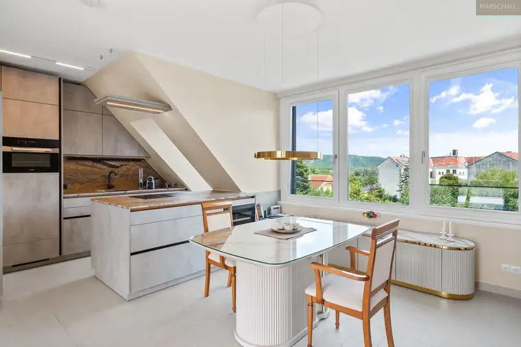 Hochwertig ausgestattete Penthousewohnung mit Terrasse in Toplage