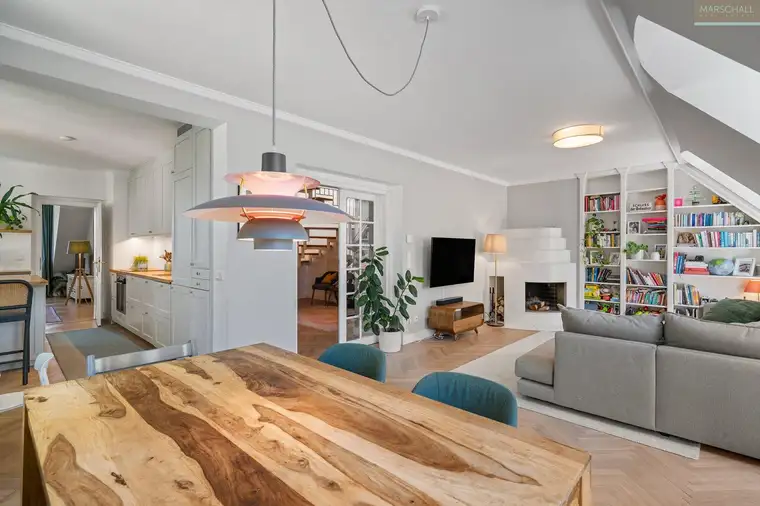 Dachgeschosswohnung mit Weitblick und Wohnkomfort auf höchstem Niveau