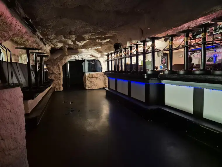 Zur Verpachtung: Gastronomie/Nachtlokal/Bar/Lounge in Top Lage