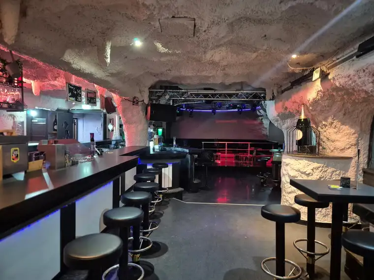 Zur Verpachtung: Gastronomie/Nachtlokal/Bar/Lounge in Top Lage