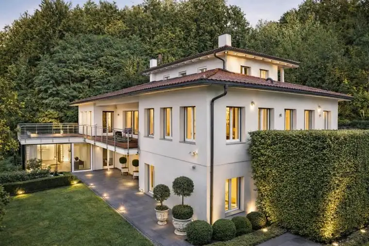 Großzügige Villa in Velden mit See- und Schlossblick