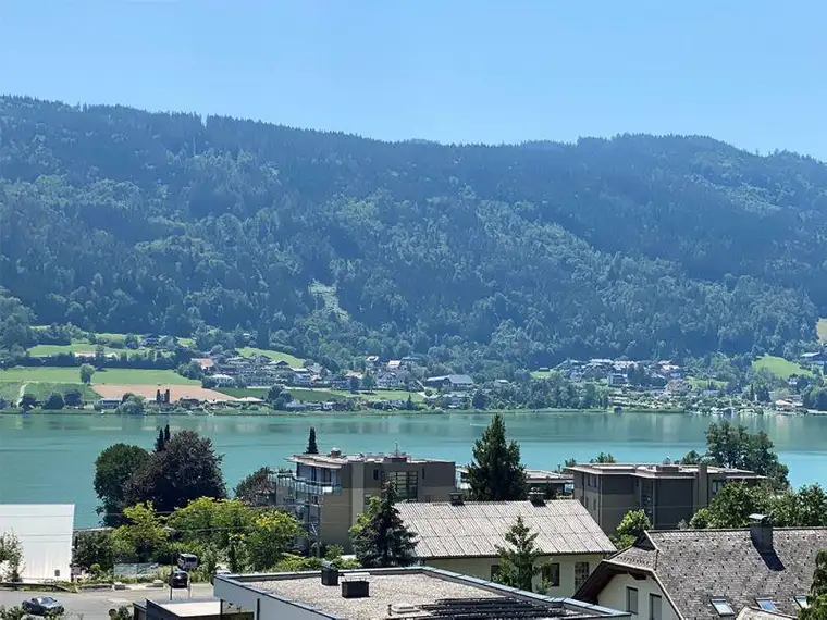 Großzügiges Penthouse mit Seeblick und Seezugang