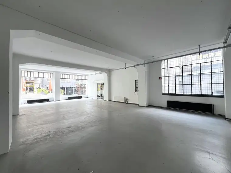 Geschäftslokal mit Loftcharakter in Architekturjuwel