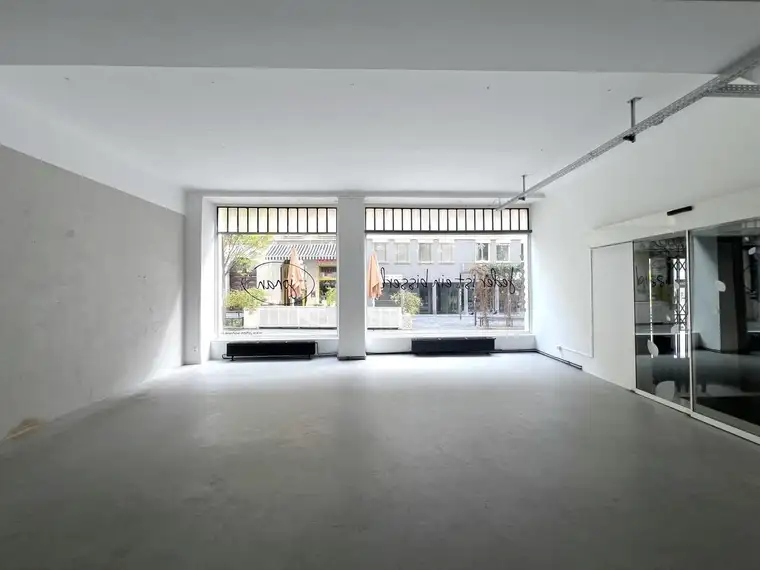 Geschäftslokal mit Loftcharakter in Architekturjuwel