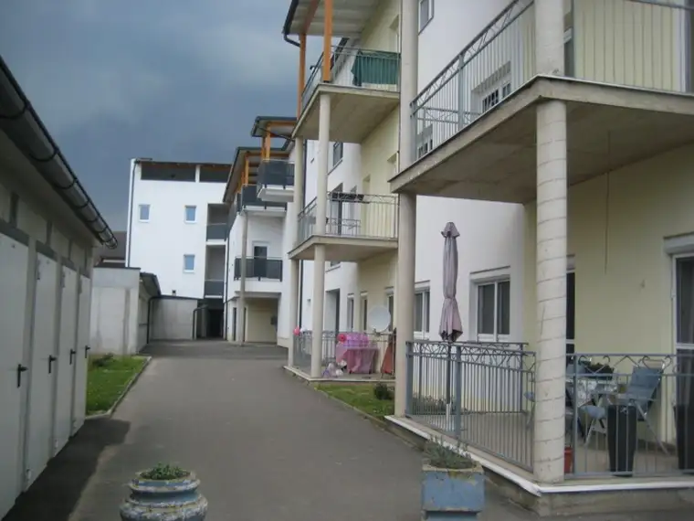 Zentrale Ortslage - Sonnige 3ZI Wohnungen +8m² Balkon, PP