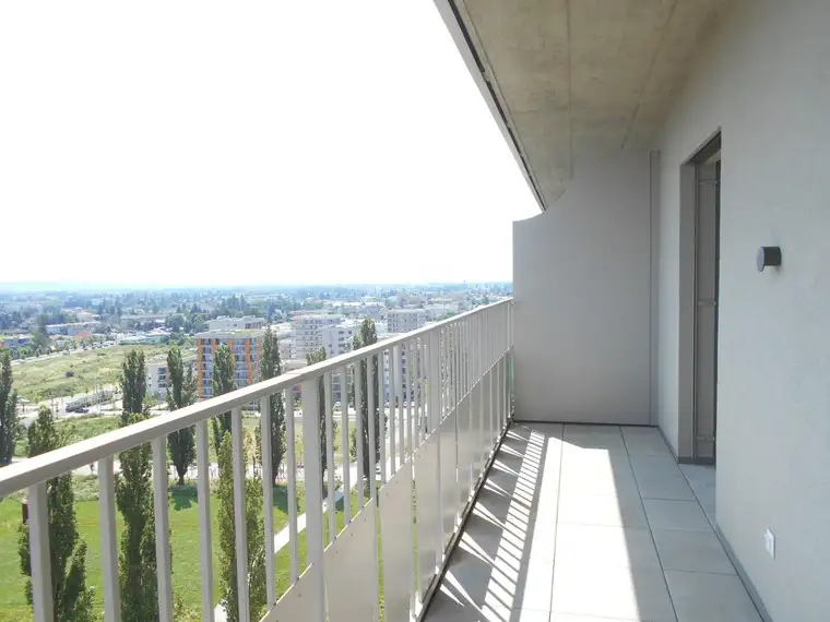Q5 am PARK sonnige 2ZI großzügiger Ost/Balkon