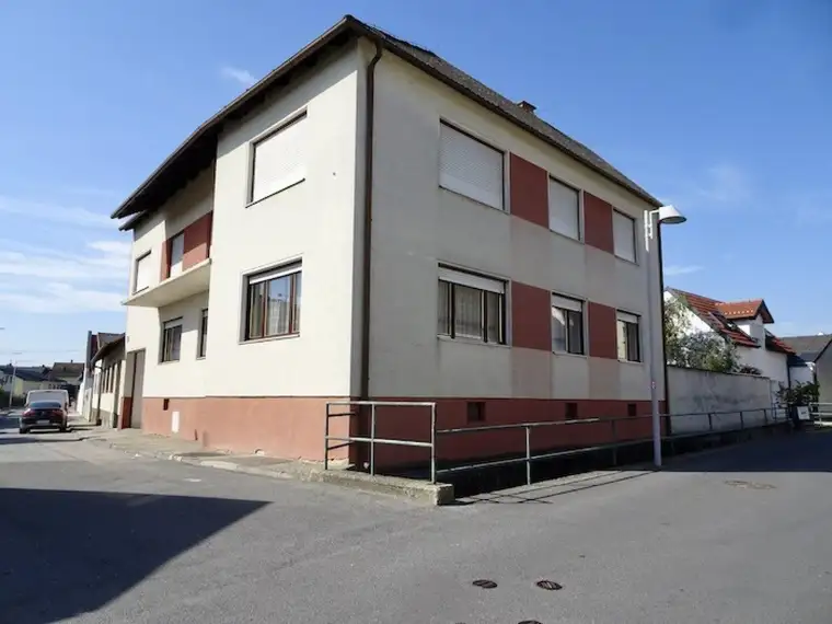 Ein- oder Zwei-Familienhaus + Chance zum Gestalten + sonniger Garten