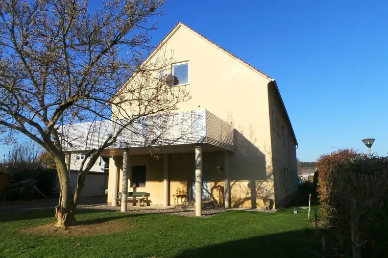 Ein/Mehrfamilienhaus oder Betriebsgebäude mit Entwicklungspotential oder ARBEIT&amp;WOHNEN, Garagen, Parkplätze