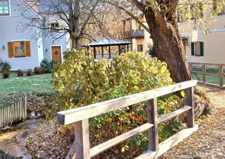 Zinshaus, generalsaniert in TOP LAGE mit 10 großzügigen WE und GSTF 2880m² - beste Vermietbarkeit, Carport/PP
