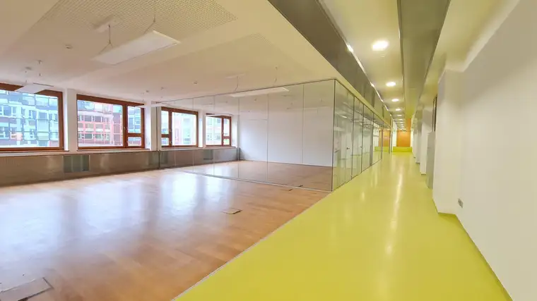 OFFENE Bürofläche in der "alten Börse" - exquisiter Firmenstandort