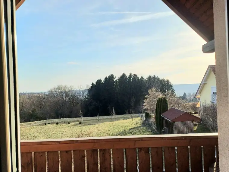 Schöner Ausblick, sonnige 3ZI mit Balkon und Garten, Klimaanlage ,PP