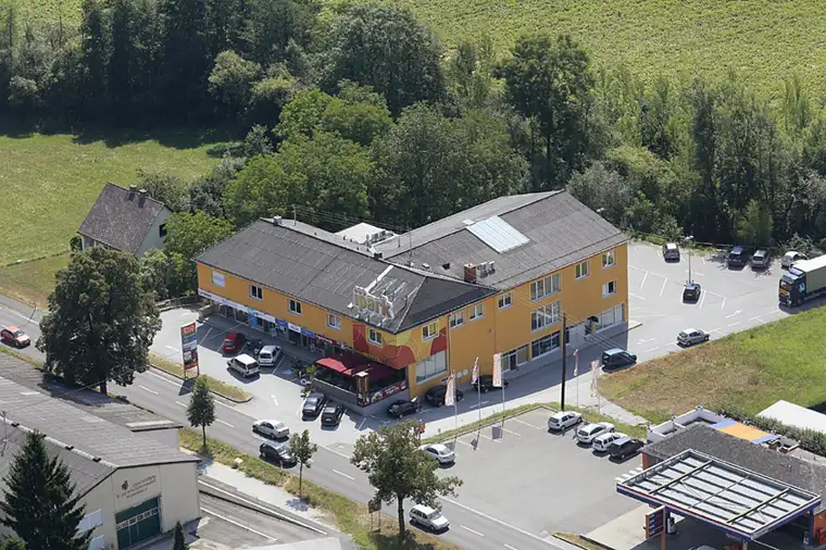 Repräsentativer Firmenstandort im Business-Park, moderne klimatisierte Ordinations-Praxis-Bürofläche, Parkplätze