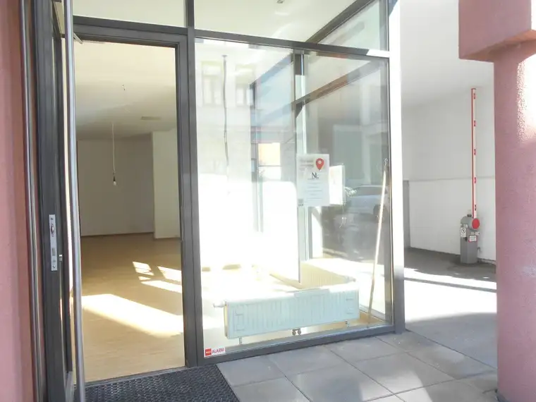 Großartiges Geschäftslokal nahe Dietrichsteinplatz