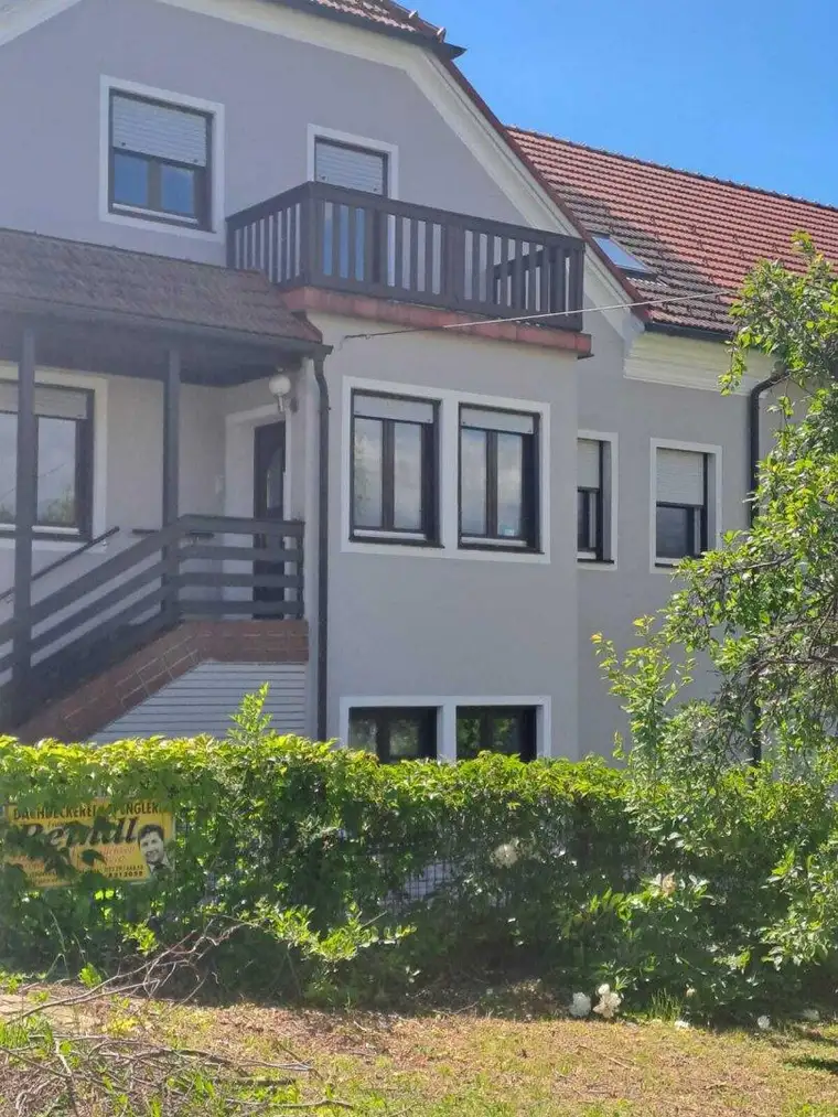 Sonnige 2ZI mit Balkon,Garage, Allgem/Garten