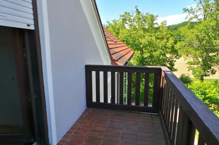 Großzügige 3ZI mit Balkon, Garage, Allgem/Garten