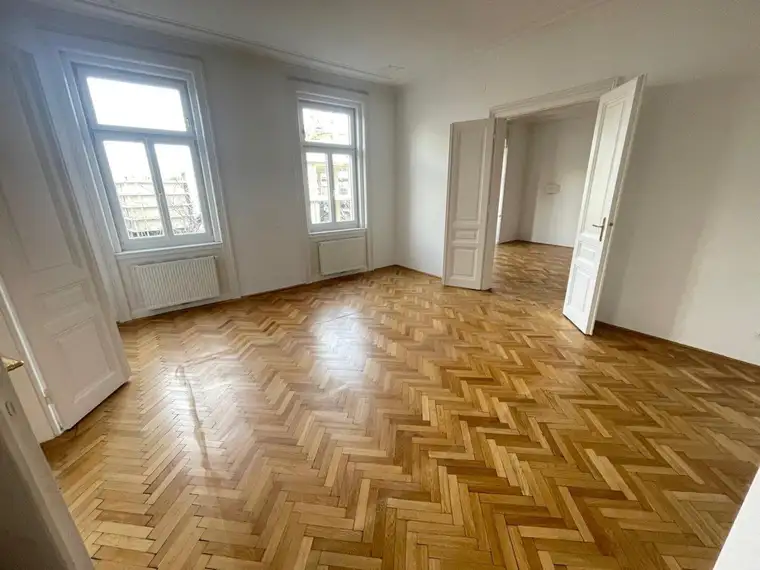 Neu saniert -4 ZI Altbau- perfekt öffentliche Anbindung - Theobaldgasse