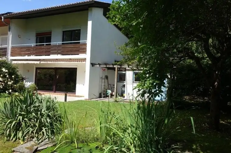 Idyllisches Eckreihenhaus mit Garage und Carport in Klagenfurt-Wölfnitz