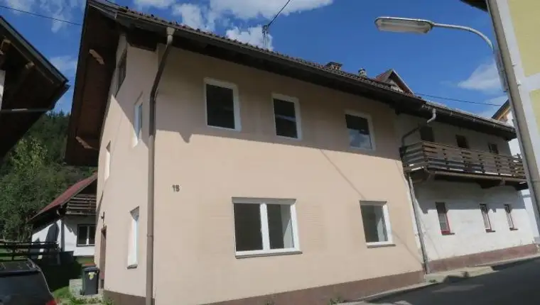 Haushälfte mit Nebengebäude und Garten Nähe Hermagor-Nassfeld