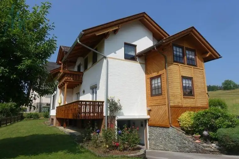 Ruhig gelegenes Zweifamilienwohnhaus im Ortskern von Keutschach am See zu verkaufen