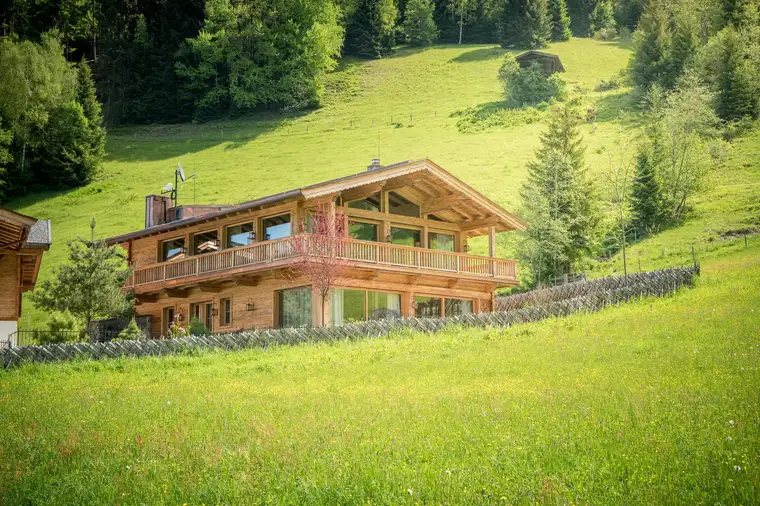 Zeitlose Tiroler Handwerkskunst gepaart mit modernen Elementen