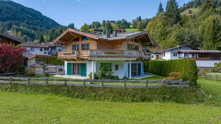 Zeitlose Eleganz im Tiroler Landhausstil