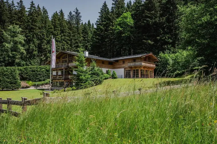 Großzügige Maisonettewohnung in idyllischer Lage am Fuße der Bichlalm